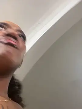 Emi_roussen Live XXX chat