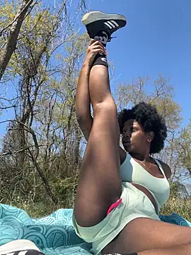 Pokazy przed kamerką – mochamimi