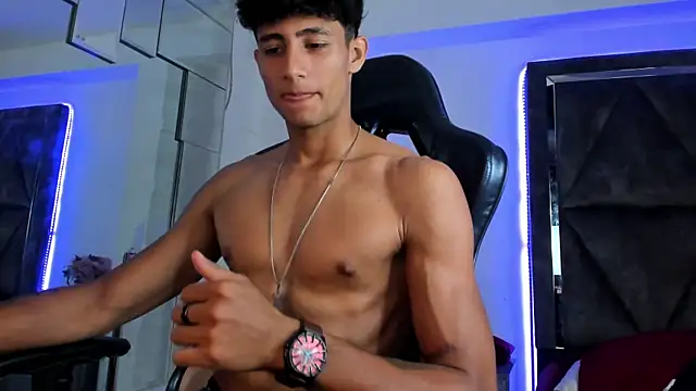 MaxiimoRomano_ 라이브 XXX 채팅