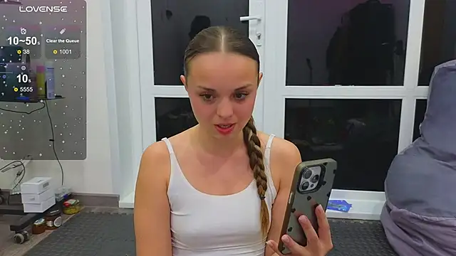 Chatroom XXX en direct de Misss_Vikk