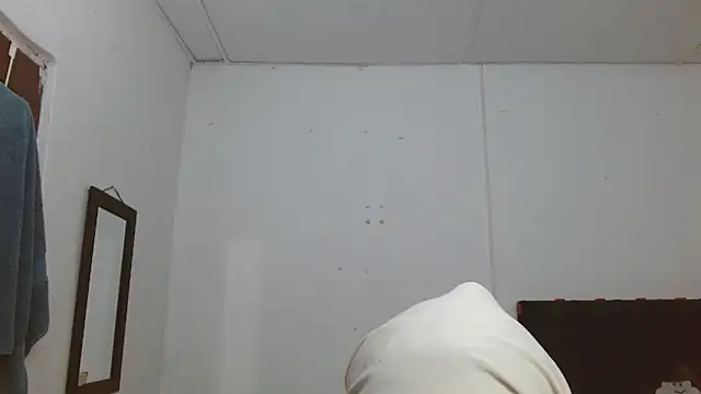 Thalian live XXX chat