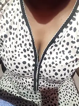 XXX chat uživo modela Tamil-riya