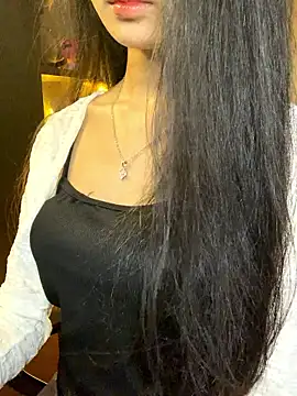 Nhinhi18 Show Webcam