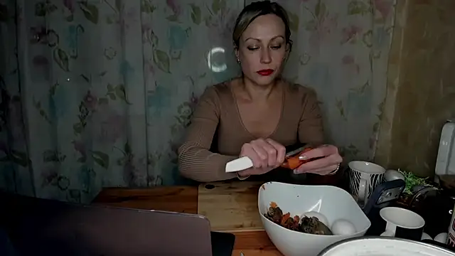 Elle_Milfa: απευθείας συνομιλία ΧΧΧ