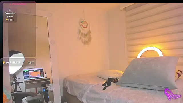 SharonVelvetのライブXXXチャット