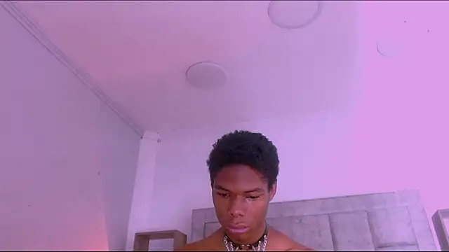 Santiago_Ortiz_ Live XXX Chat