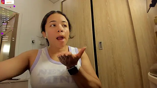 Chat +18 de carolgaita ao vivo