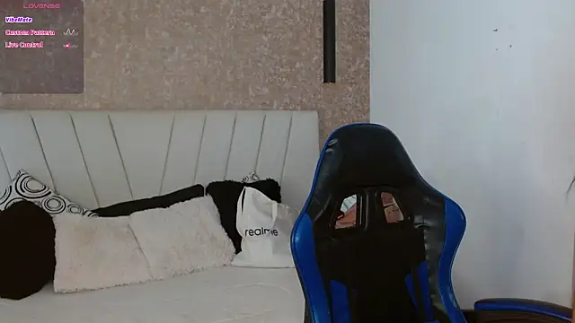 AliceSmity_ Adlı Modelin Canlı XXX Sohbeti