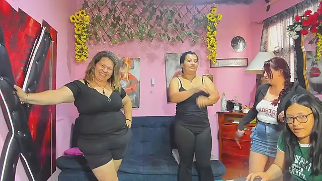 lesbiancuple 现场XXX聊天