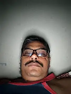 SrmotrsのライブXXXチャット