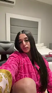 LilMisIndianx Show in webcam