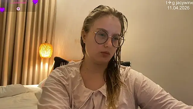 JacyWinslat Chat XXX in diretta