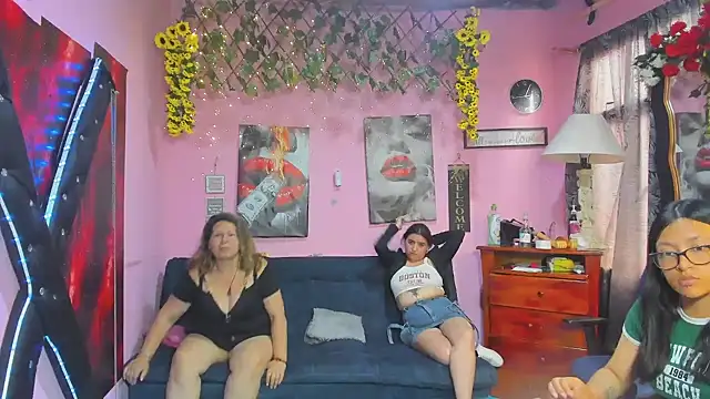 lesbiancuple's Webcam Show