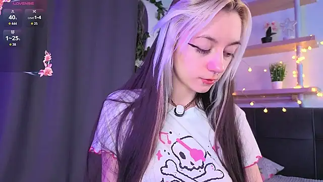 Chat +18 de TristaRoht ao vivo