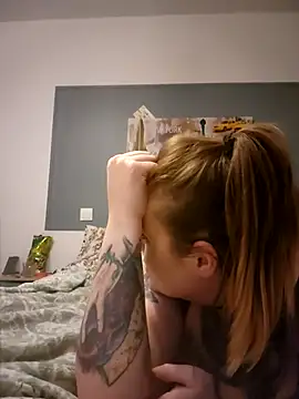 AndHerXO's Webcam Show