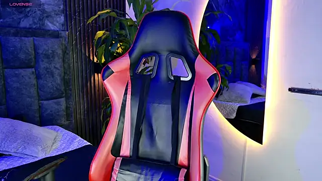 noah_travis' Webcam Show