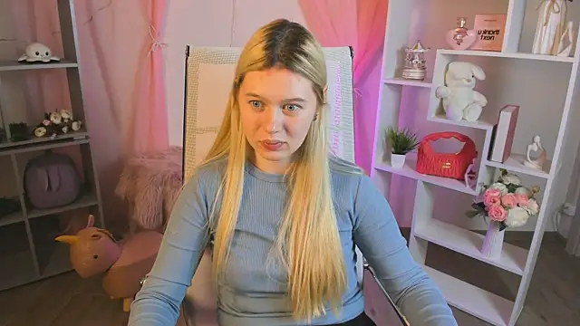 CelestineMauriac's Live XXX Chat