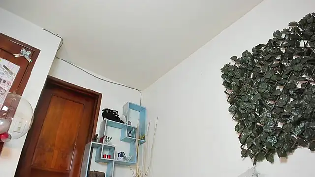 DestinyHills' Live XXX Chat