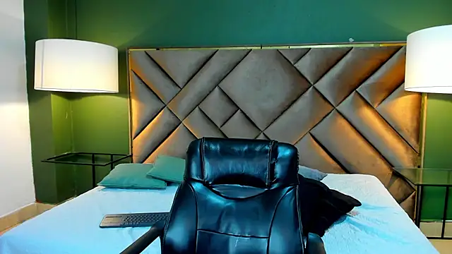 Lean_Portman Live XXX-chat