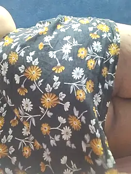 tamilthanushri Chat XXX in diretta