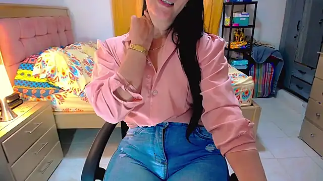 BitterMomXxx live XXX chat