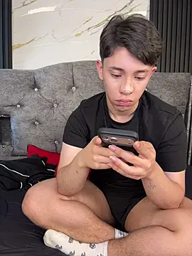 Вебкам-шоу Noah-ledom