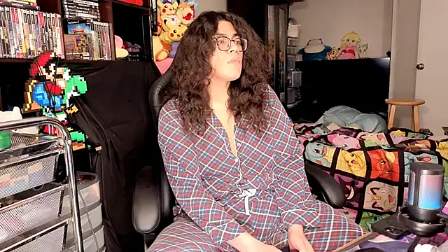 ShinyCherub Show in webcam