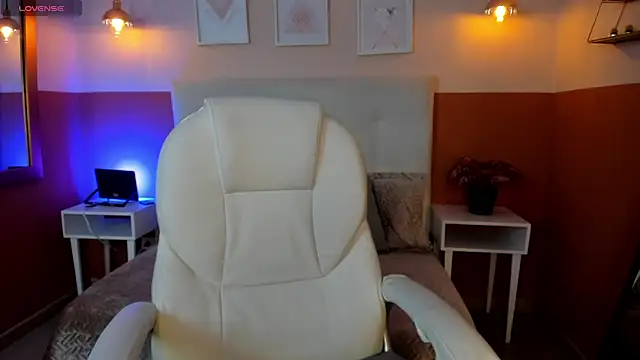 _Sophie__miller Adlı Modelin Canlı XXX Sohbeti