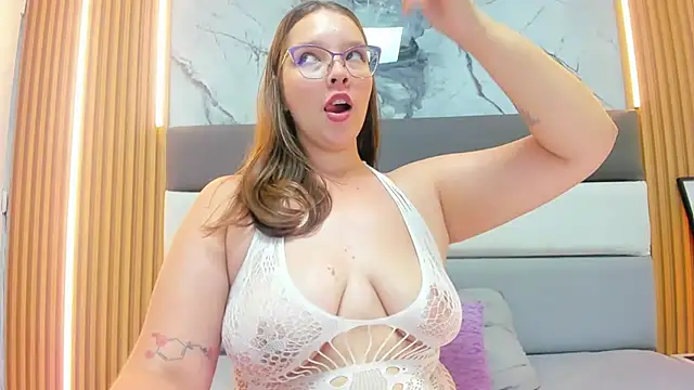 Chat XXX Live LEYNABRAUN