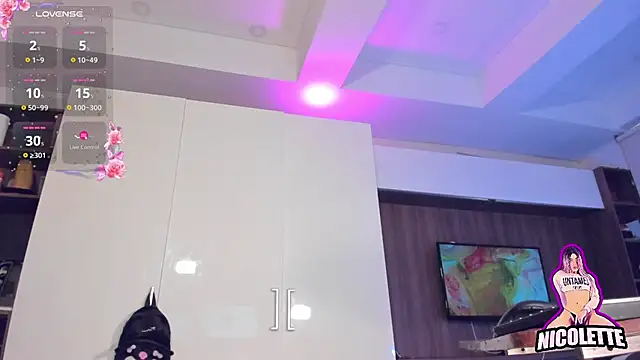 nicolette_tay: вебкам-шоу