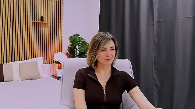 EmeraldGlow Adlı Modelin Canlı XXX Sohbeti