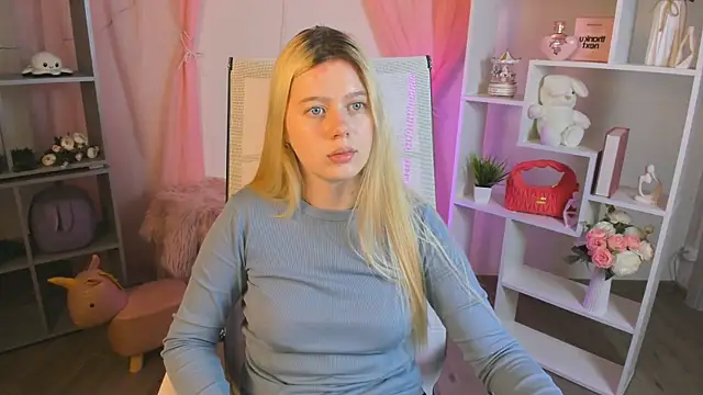 CelestineMauriac's Live XXX Chat