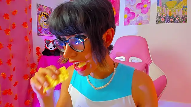 Chat +18 de Madeline_21 ao vivo