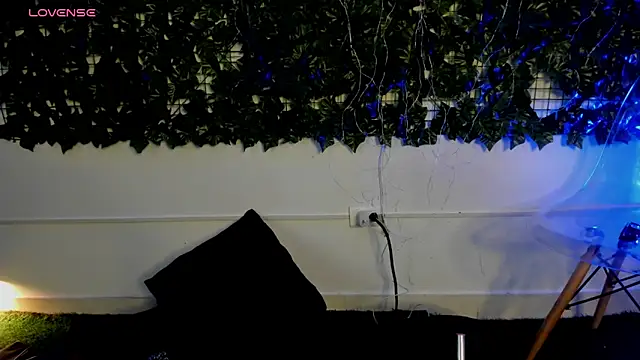 JuanCamiilo_66: διαδικτυακό σόου στην κάμερα