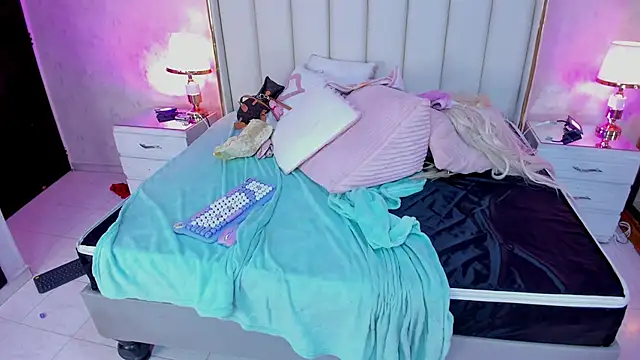 AtenaDoll_ Adlı Modelin Canlı XXX Sohbeti