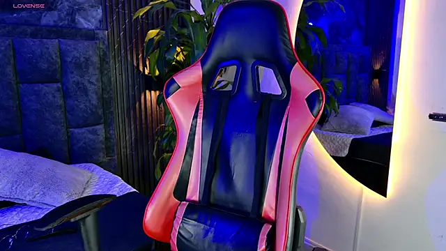 Chat +18 de noah_travis ao vivo