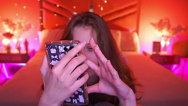 CuteeFoxy's Live XXX Chat