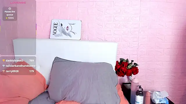 Celeste_Rox: онлайн-секс-чат