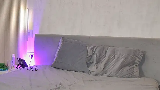 Roxy_Wilde 现场XXX聊天