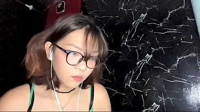 urhottie_lottie Pertunjukan Webcam