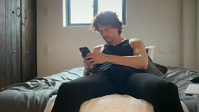 mcklister_kinky_feets' Webcam Show