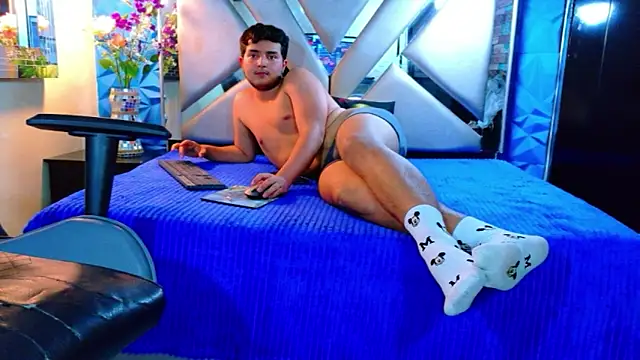 Oliver_Jamees Webcamshow