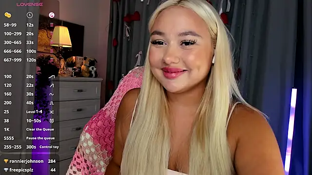 _Loneve__ Adlı Modelin Canlı XXX Sohbeti