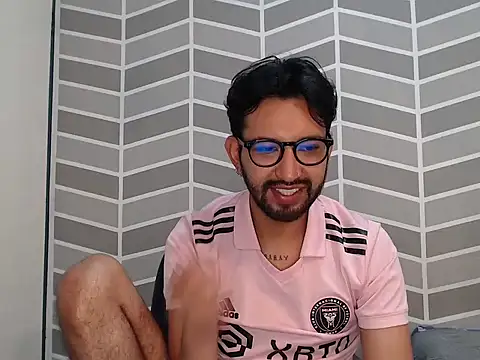 thomass1018 webcam show