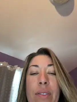 MiraKisss' Webcam Show