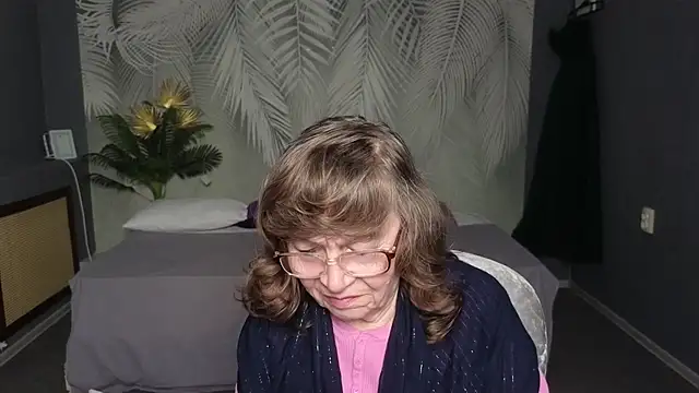 Betty_Brick Adlı Modelin Canlı XXX Sohbeti