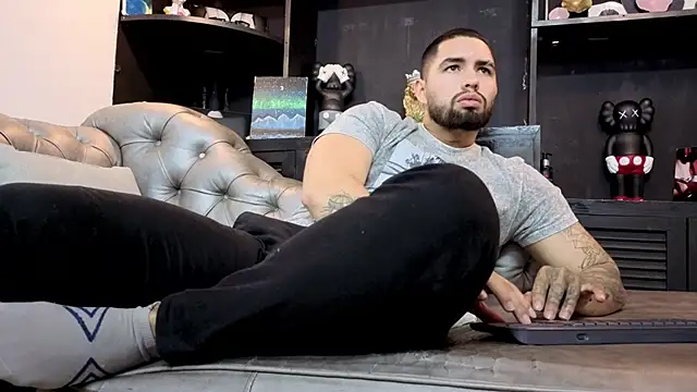 matteosantos 网络视讯表演