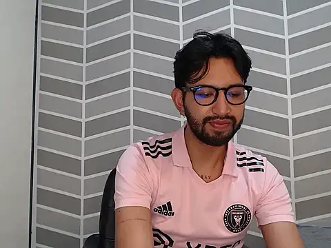 thomass1018 webcam show