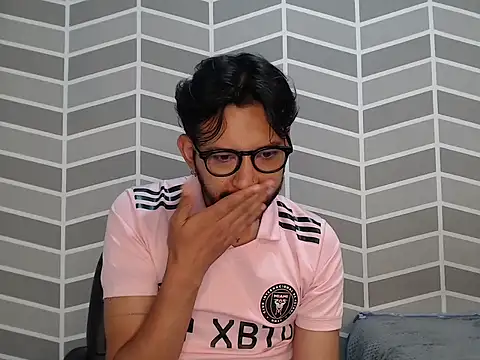 thomass1018 Webcam Show