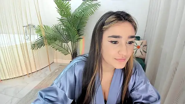 GoldenHeart_1 Adlı Modelin Canlı XXX Sohbeti